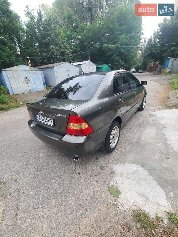 Седан Toyota Corolla 2003 в Киеве