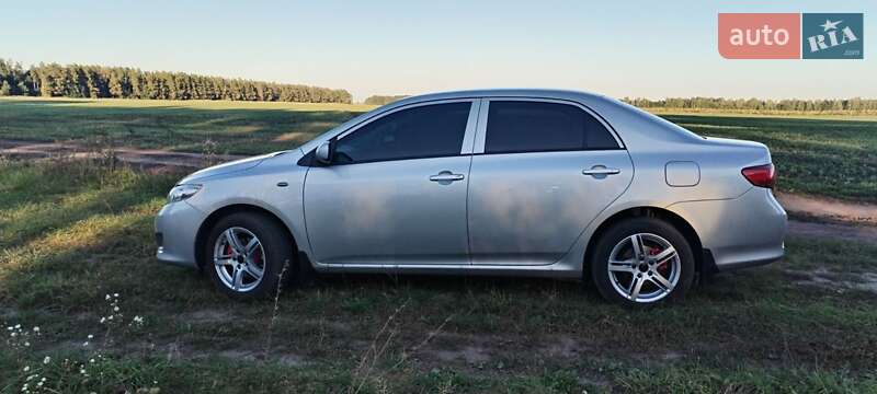 Седан Toyota Corolla 2009 в Шостке
