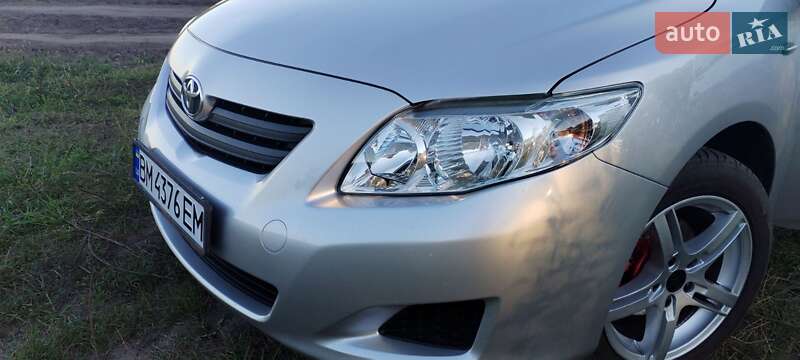 Седан Toyota Corolla 2009 в Шостке