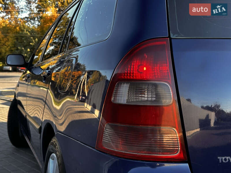 Универсал Toyota Corolla 2002 в Николаеве