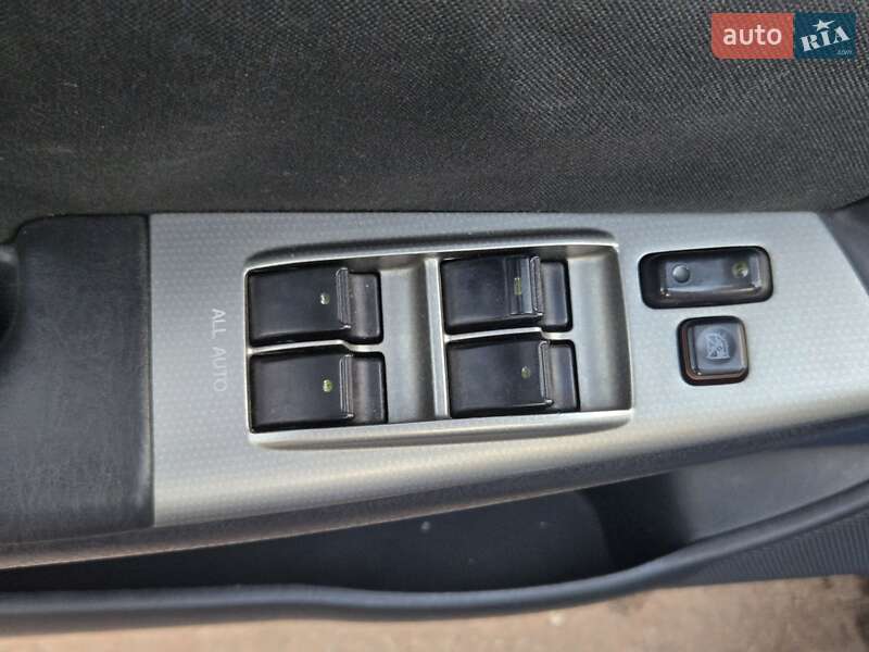 Хэтчбек Toyota Corolla 2006 в Киеве фото 17 Хэтчбек Toyota Corolla 2006 в Киеве