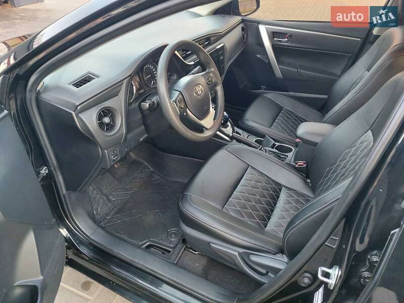 Седан Toyota Corolla 2020 в Прилуках