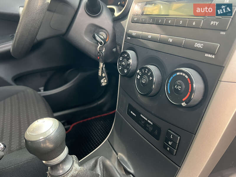 Седан Toyota Corolla 2009 в Каменец-Подольском