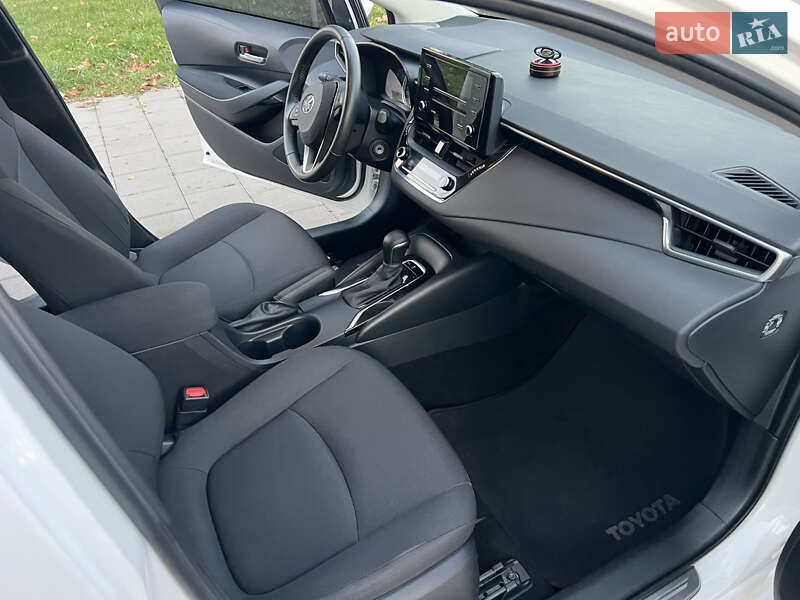 Седан Toyota Corolla 2019 в Киеве