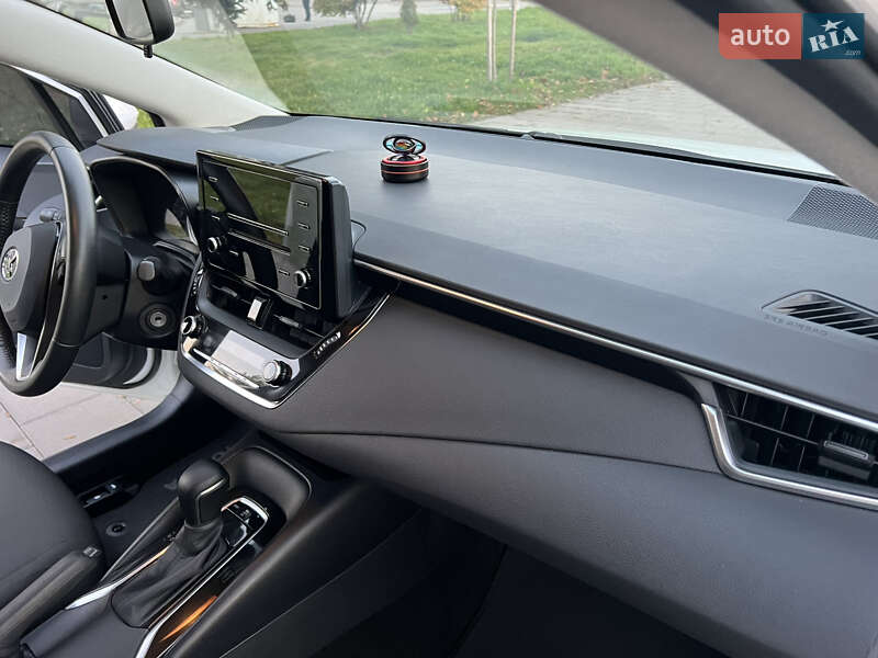 Седан Toyota Corolla 2019 в Киеве