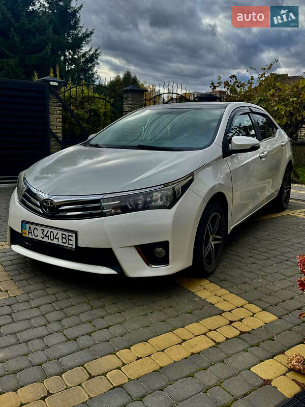 Седан Toyota Corolla 2013 в Луцке фото 5 Седан Toyota Corolla 2013 в Луцке