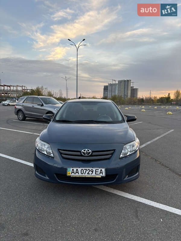 Седан Toyota Corolla 2007 в Киеве