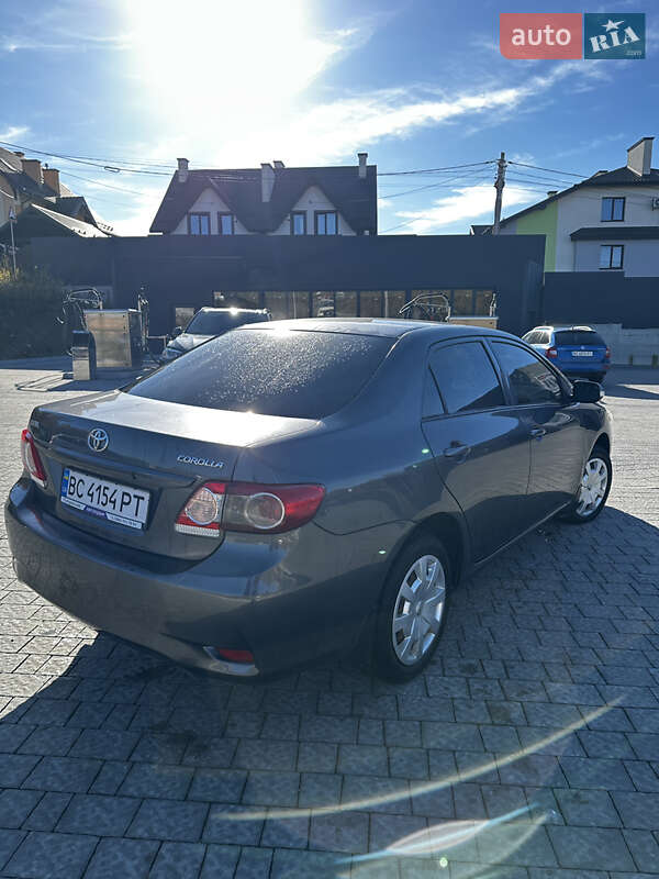 Седан Toyota Corolla 2011 в Львові