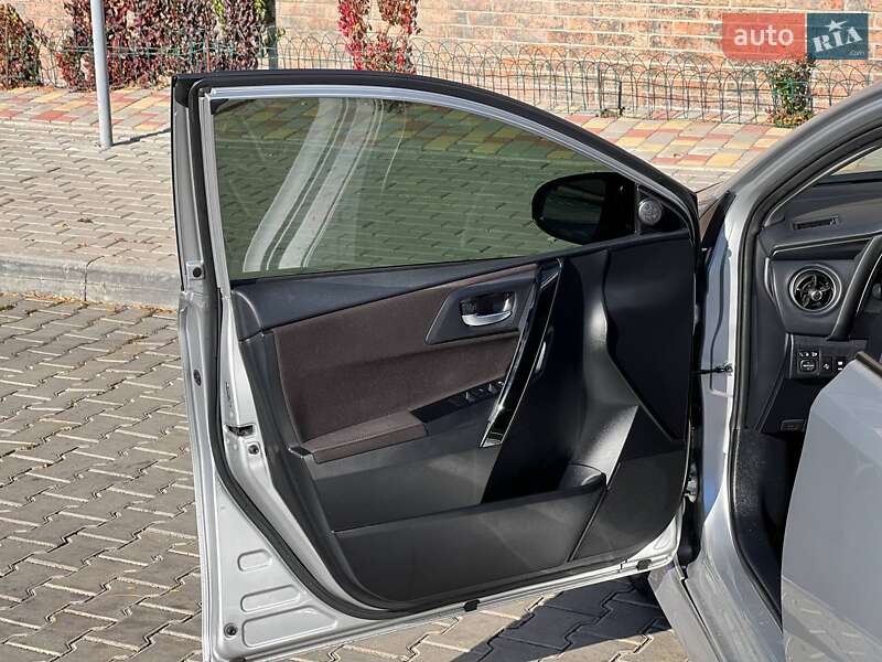 Хэтчбек Toyota Corolla 2017 в Одессе фото 9 Хэтчбек Toyota Corolla 2017 в Одессе