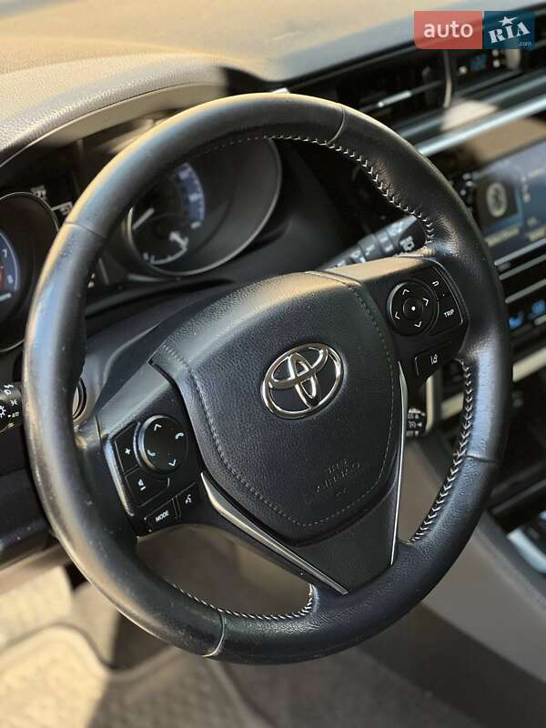Хэтчбек Toyota Corolla 2017 в Одессе фото 13 Хэтчбек Toyota Corolla 2017 в Одессе