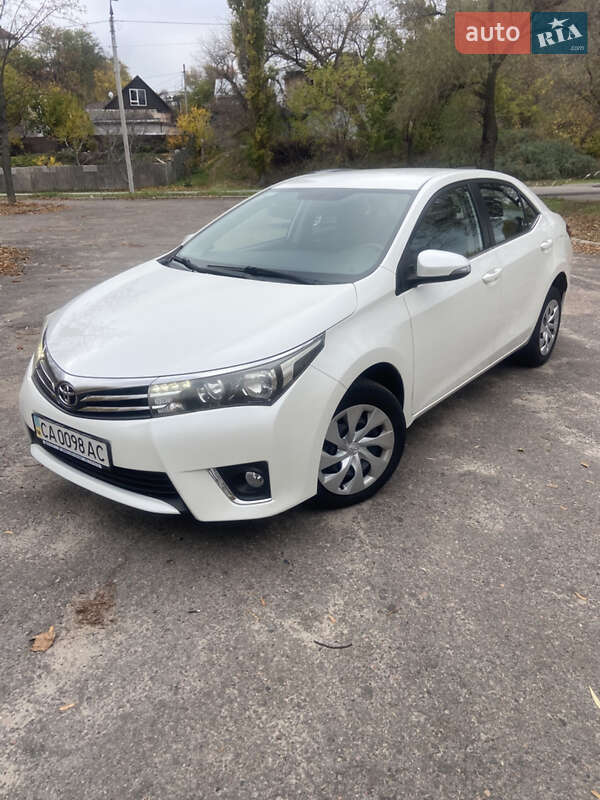 Toyota Corolla 2015