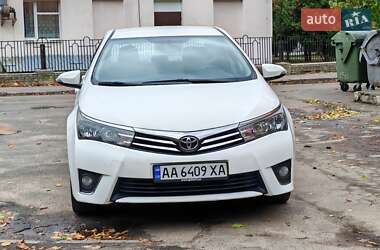 Седан Toyota Corolla 2014 в Киеве