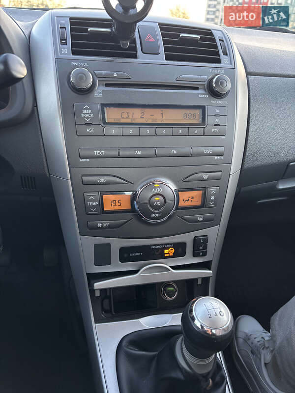 Седан Toyota Corolla 2008 в Києві фото 12 Седан Toyota Corolla 2008 в Києві