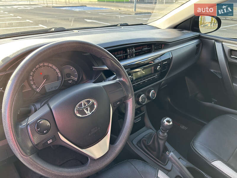 Седан Toyota Corolla 2013 в Киеве фото 8 Седан Toyota Corolla 2013 в Киеве