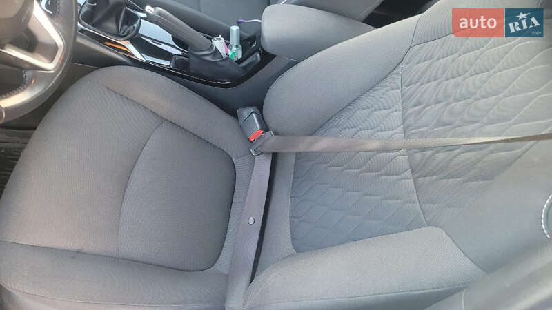 Седан Toyota Corolla 2019 в Киеве фото 24 Седан Toyota Corolla 2019 в Киеве