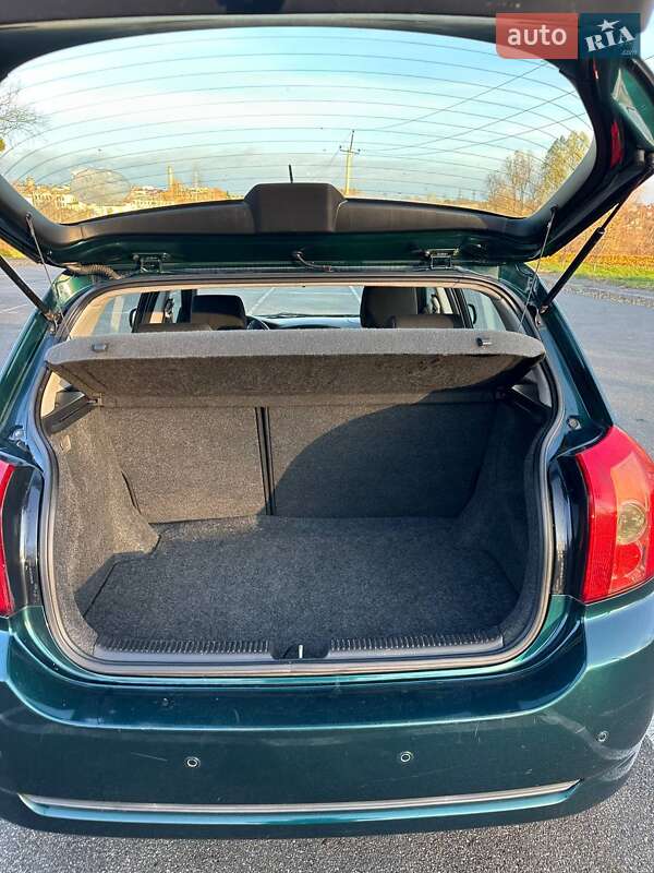 Хэтчбек Toyota Corolla 2004 в Киеве