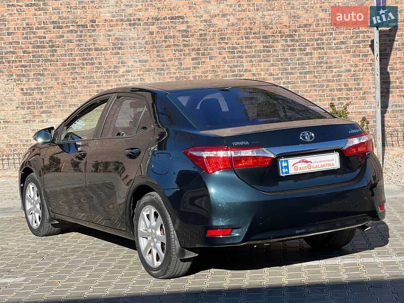 Седан Toyota Corolla 2016 в Одессе