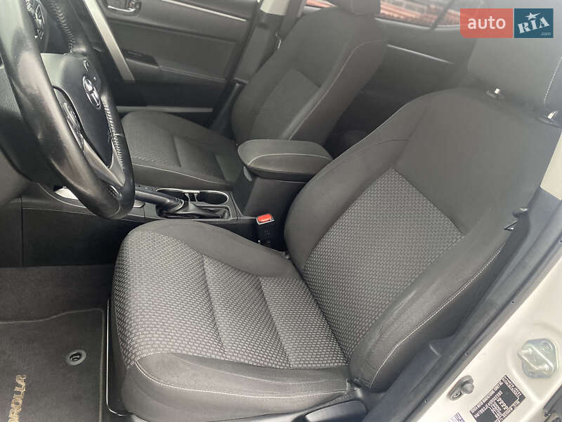 Седан Toyota Corolla 2013 в Луцке фото 13 Седан Toyota Corolla 2013 в Луцке