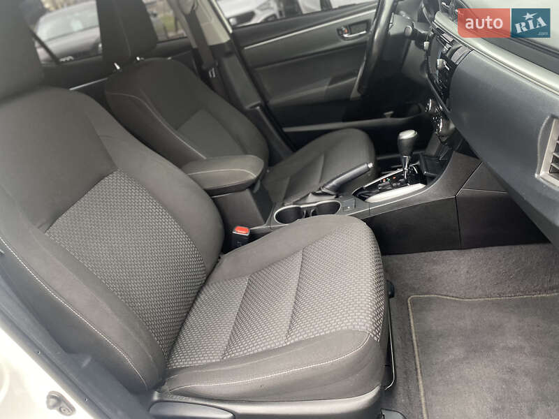 Седан Toyota Corolla 2013 в Луцке фото 26 Седан Toyota Corolla 2013 в Луцке