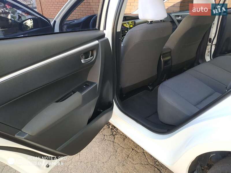 Седан Toyota Corolla 2017 в Львові фото 5 Седан Toyota Corolla 2017 в Львові