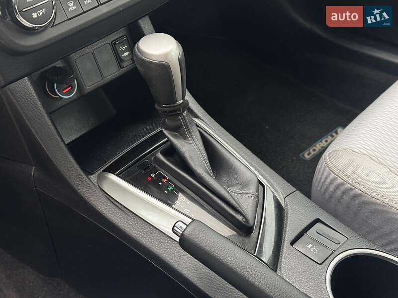 Седан Toyota Corolla 2016 в Харькове