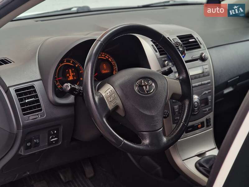 Седан Toyota Corolla 2007 в Одессе