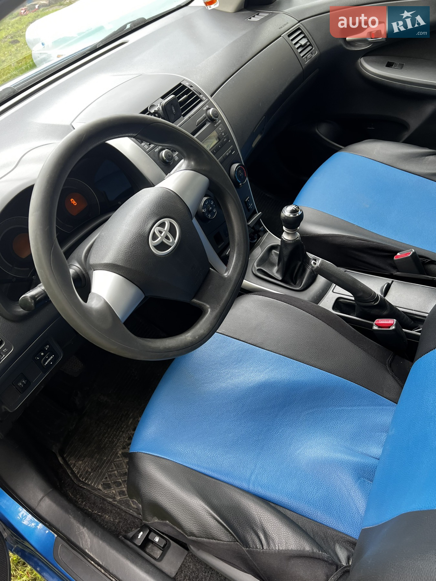 2010 Toyota Corolla - мініатюра 9