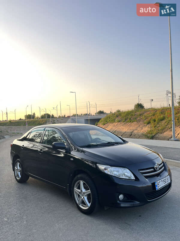 Седан Toyota Corolla 2007 в Ивано-Франковске
