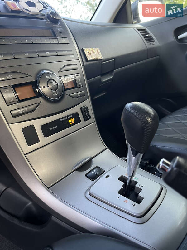 Седан Toyota Corolla 2007 в Ивано-Франковске