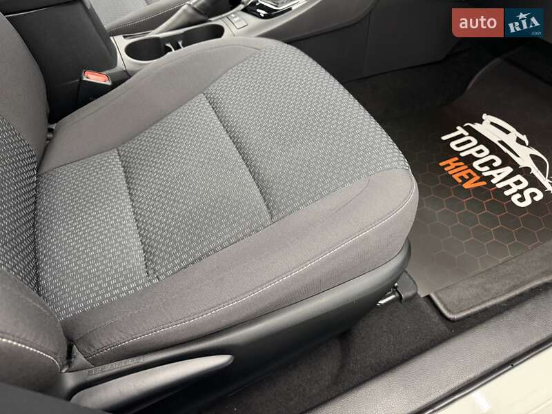 Седан Toyota Corolla 2017 в Киеве фото 38 Седан Toyota Corolla 2017 в Киеве