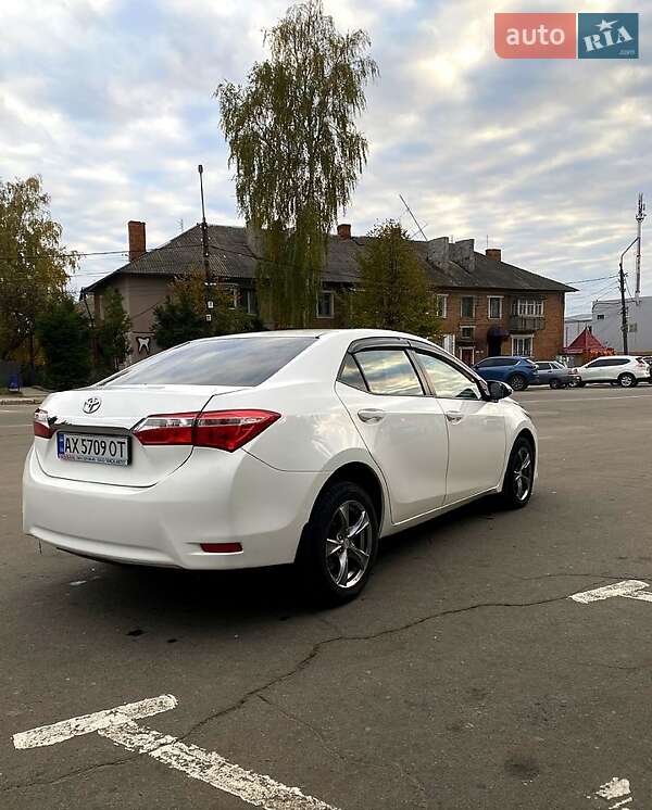 Седан Toyota Corolla 2013 в Харькове фото 4 Седан Toyota Corolla 2013 в Харькове