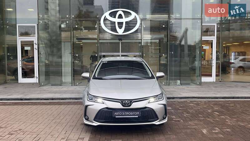 Седан Toyota Corolla 2025 в Киеве
