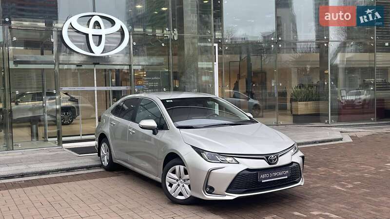 Седан Toyota Corolla 2025 в Киеве