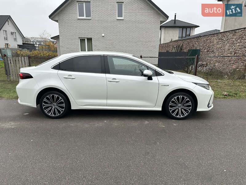 Седан Toyota Corolla 2020 в Киеве