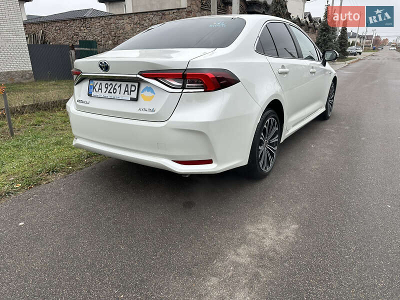 Седан Toyota Corolla 2020 в Киеве