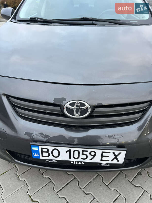 Седан Toyota Corolla 2008 в Тернополе