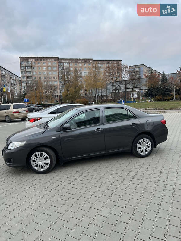 Седан Toyota Corolla 2008 в Тернополе