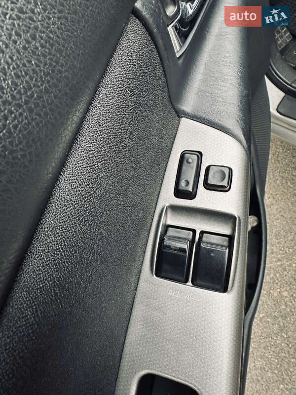 Хэтчбек Toyota Corolla 2003 в Одессе фото 21 Хэтчбек Toyota Corolla 2003 в Одессе