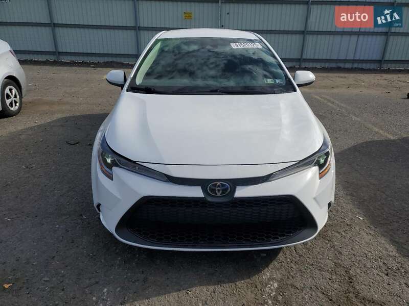 Седан Toyota Corolla 2021 в Львове