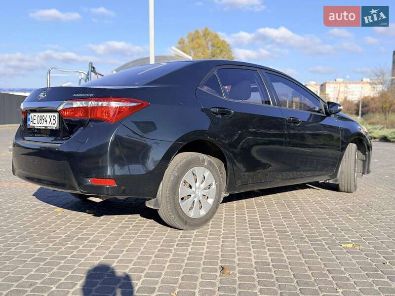 Седан Toyota Corolla 2015 в Днепре фото 4 Седан Toyota Corolla 2015 в Днепре