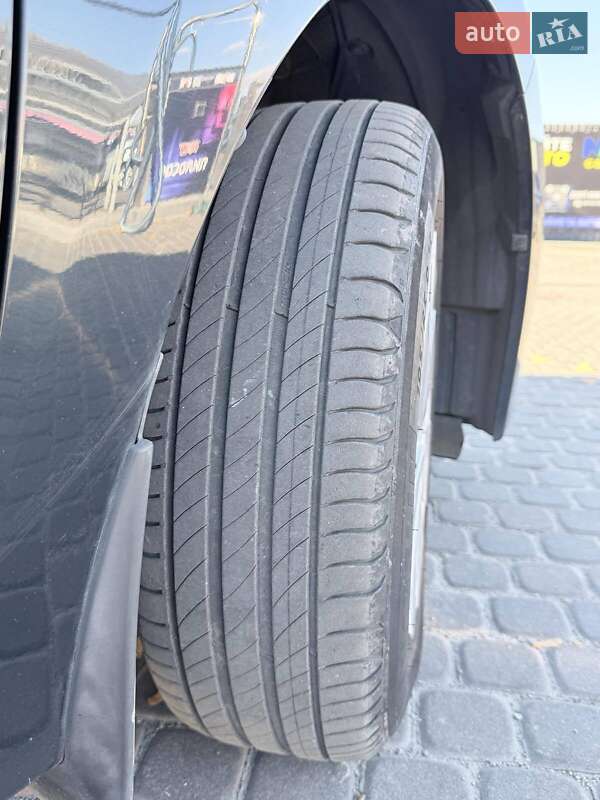 Седан Toyota Corolla 2015 в Днепре фото 7 Седан Toyota Corolla 2015 в Днепре