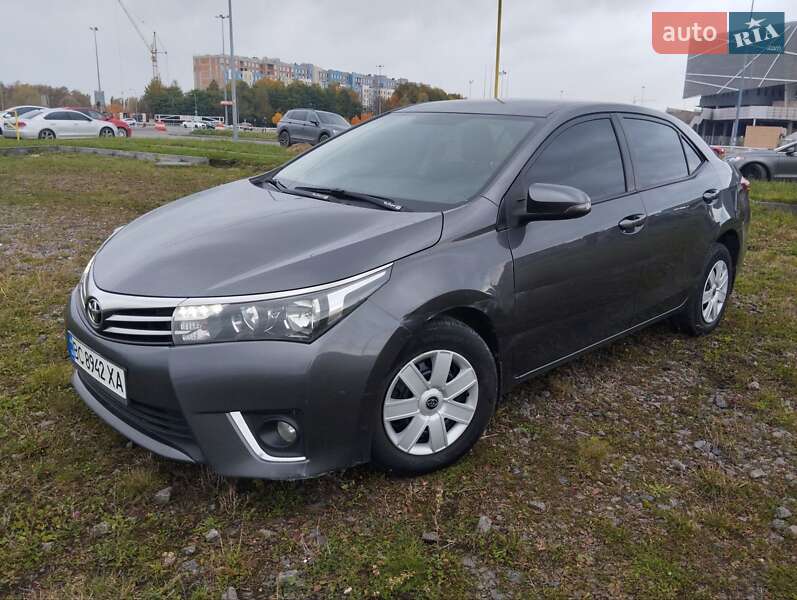 Седан Toyota Corolla 2013 в Львові фото 5 Седан Toyota Corolla 2013 в Львові