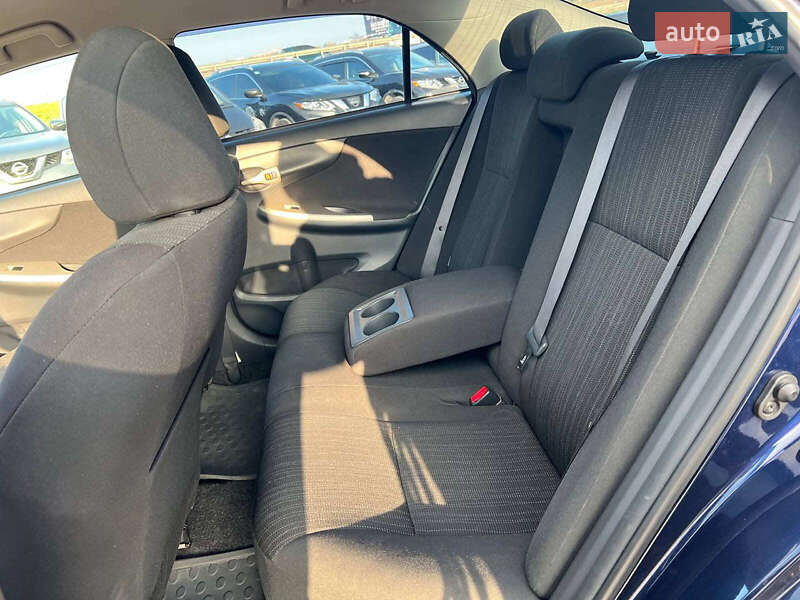 Седан Toyota Corolla 2008 в Львове