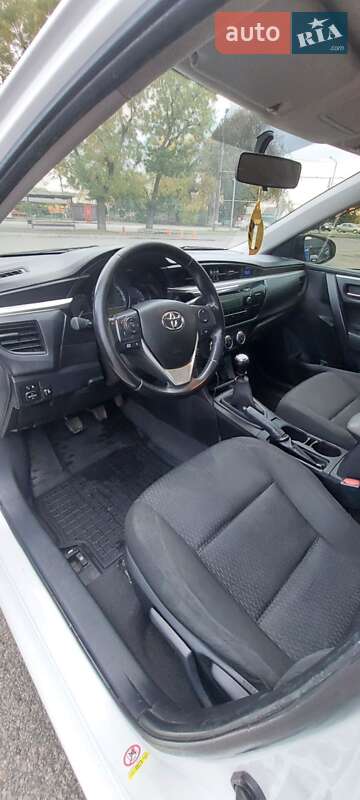 Седан Toyota Corolla 2013 в Одесі