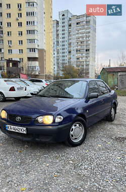Седан Toyota Corolla 2001 в Києві