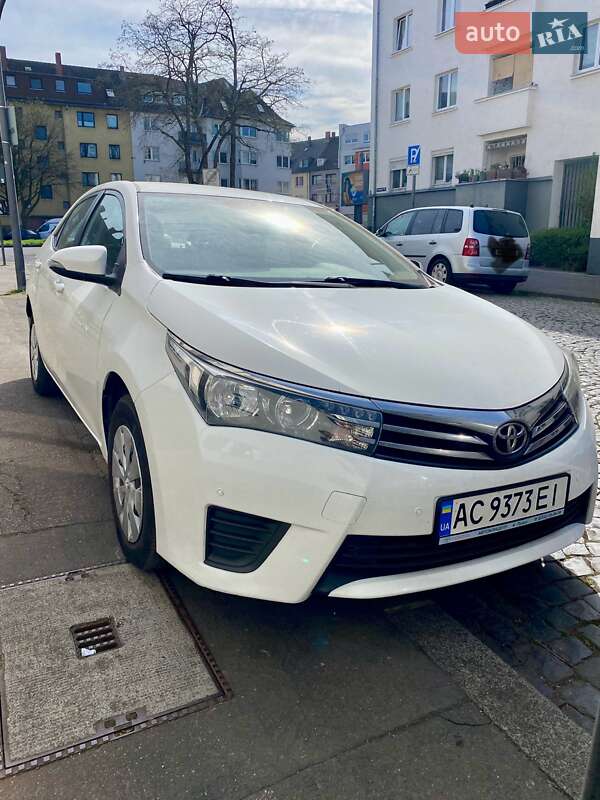 Седан Toyota Corolla 2013 в Луцьку фото 2 Седан Toyota Corolla 2013 в Луцьку