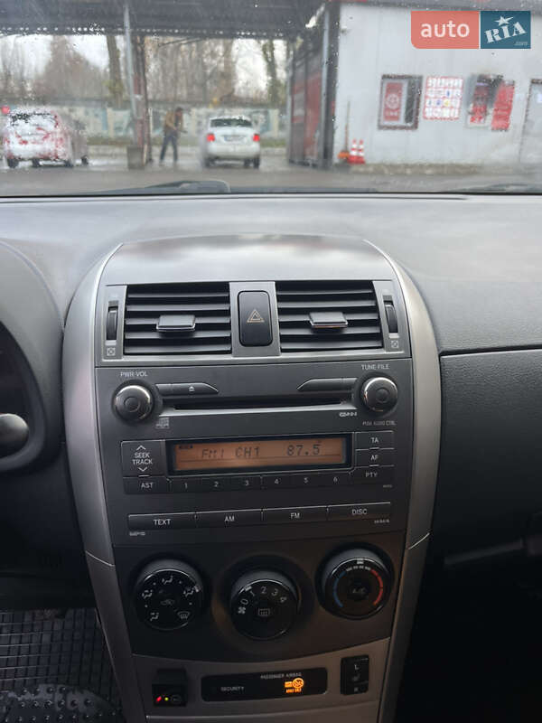 Седан Toyota Corolla 2008 в Киеве фото 13 Седан Toyota Corolla 2008 в Киеве