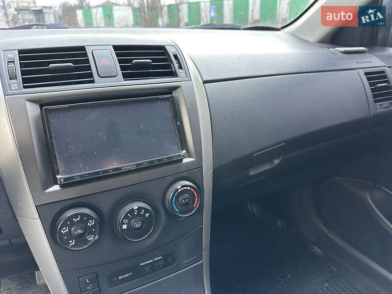 Седан Toyota Corolla 2009 в Киеве