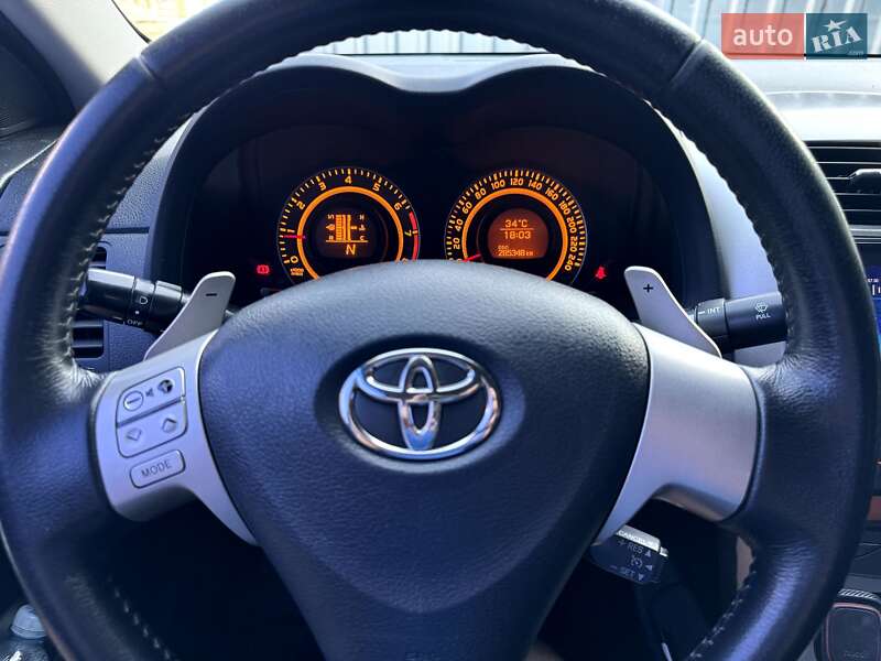 Седан Toyota Corolla 2008 в Киеве