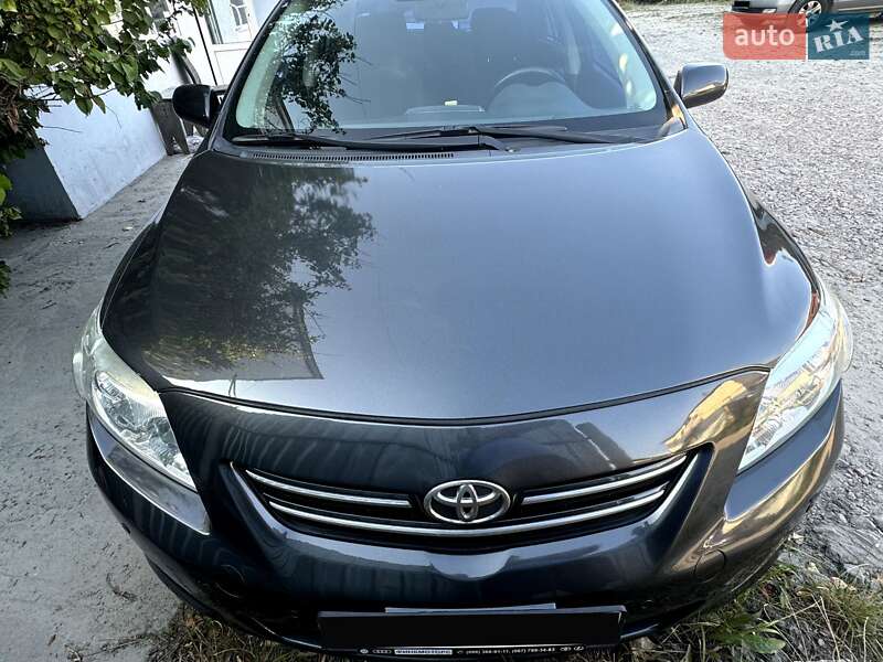 Седан Toyota Corolla 2008 в Киеве